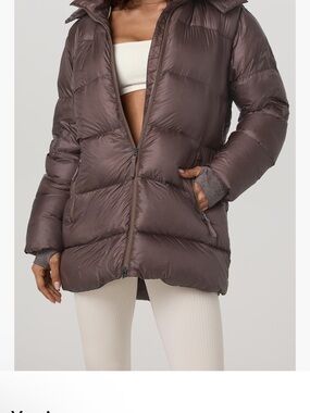 Vuori new - Lightweight water resistant long down jacket huckleberry size medium
